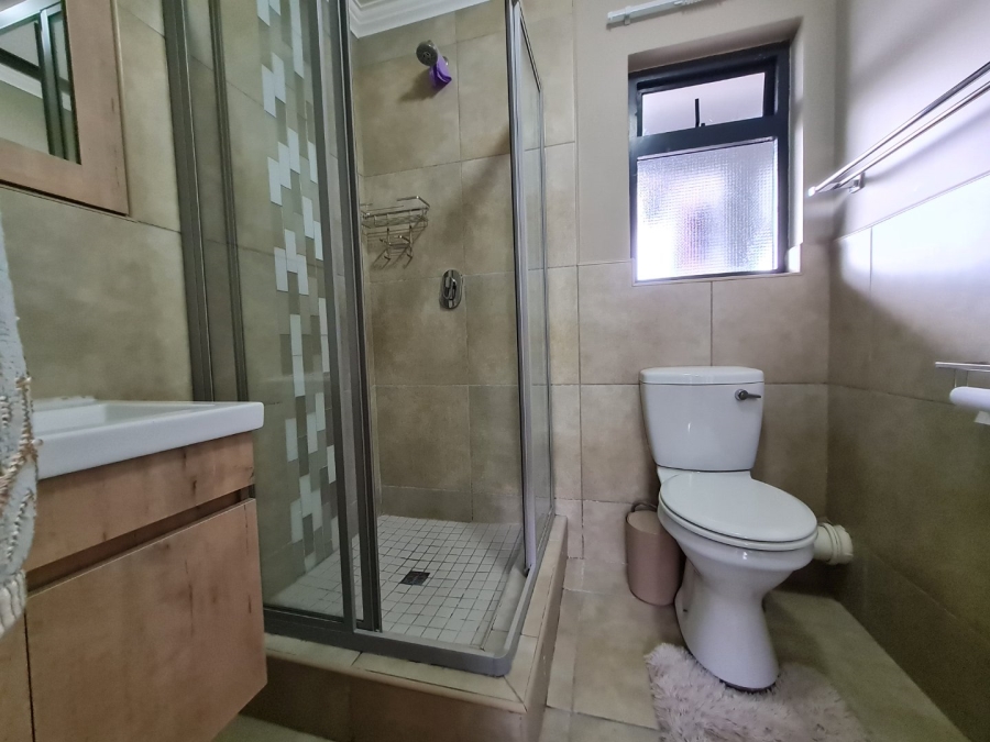 2 Bedroom Property for Sale in Rooihuiskraal North Gauteng