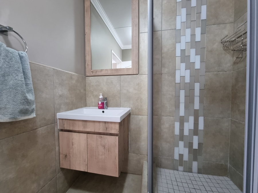 2 Bedroom Property for Sale in Rooihuiskraal North Gauteng