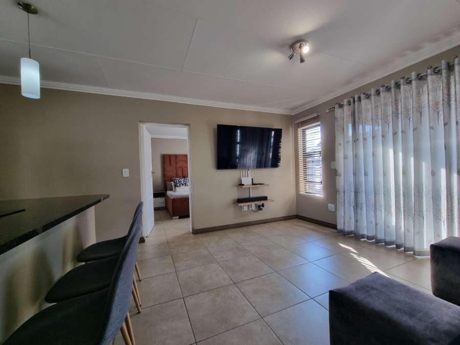 2 Bedroom Property for Sale in Rooihuiskraal North Gauteng