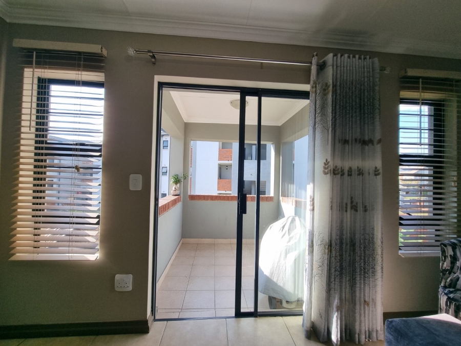 2 Bedroom Property for Sale in Rooihuiskraal North Gauteng
