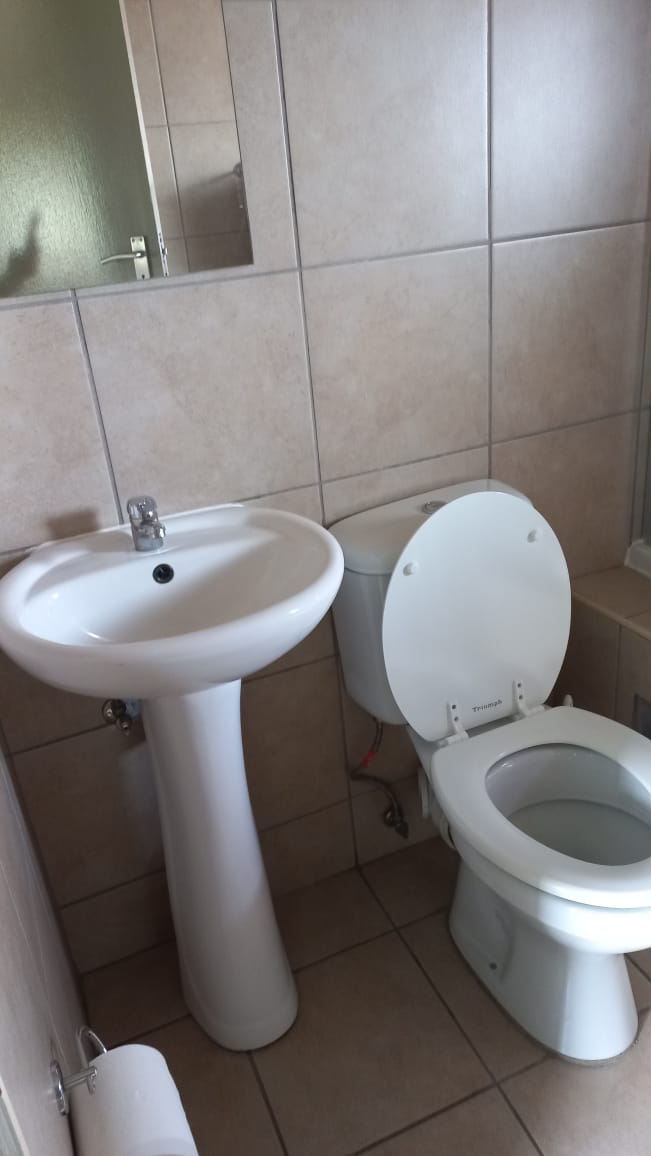 To Let 2 Bedroom Property for Rent in Kibler Park Gauteng