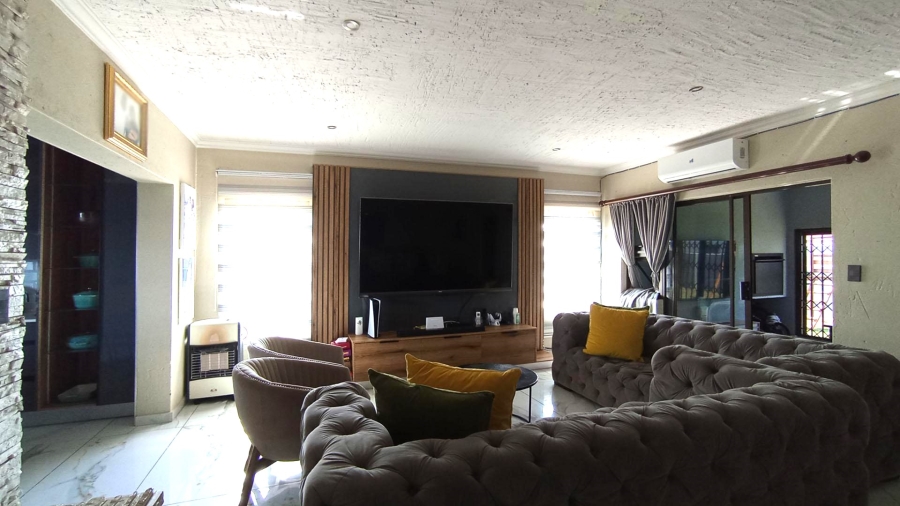 4 Bedroom Property for Sale in Halfway House Gauteng