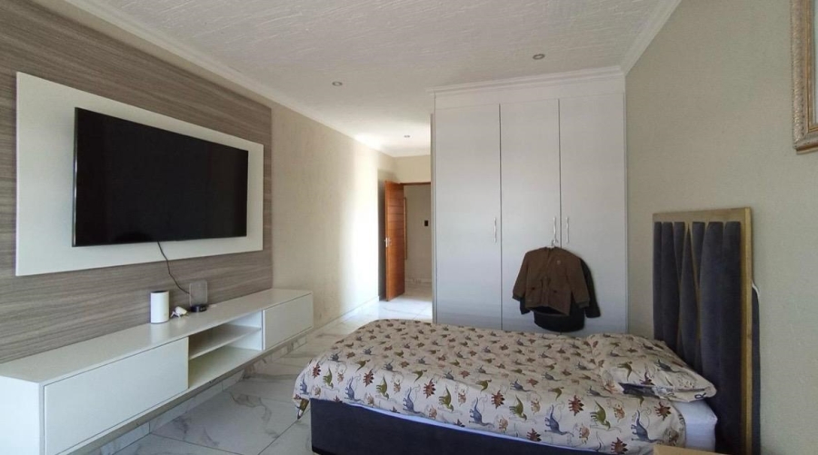 4 Bedroom Property for Sale in Halfway House Gauteng
