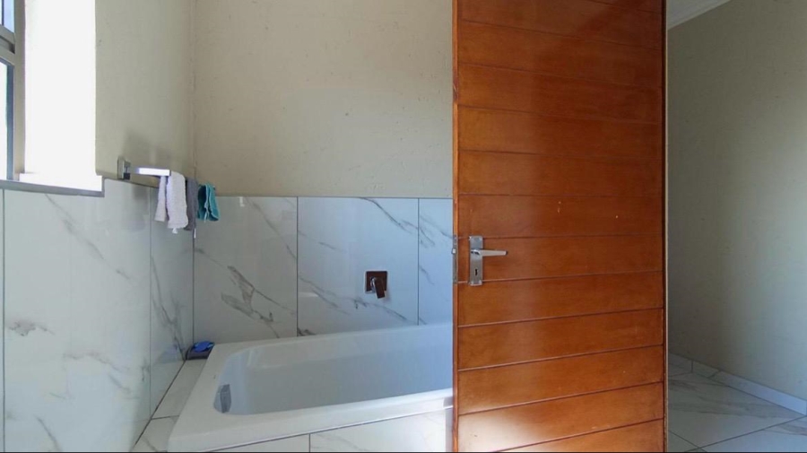 4 Bedroom Property for Sale in Halfway House Gauteng