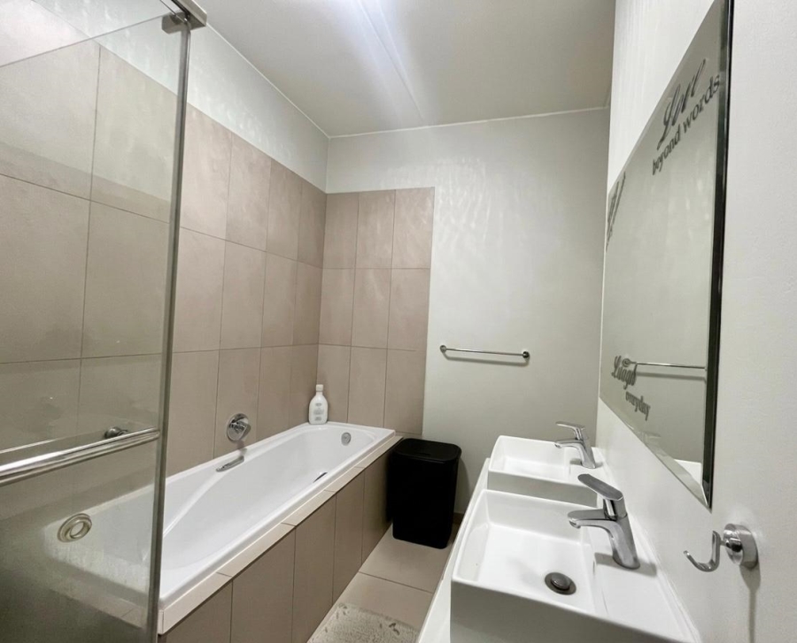 2 Bedroom Property for Sale in North Riding Gauteng