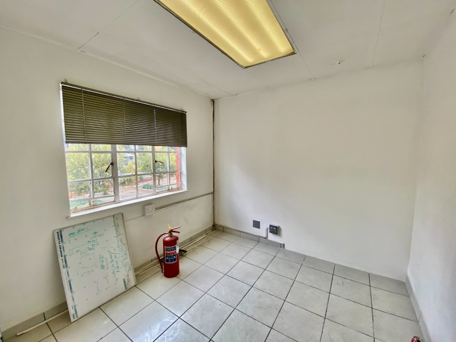 To Let Commercial Property for Rent in Hennopspark Industrial Gauteng