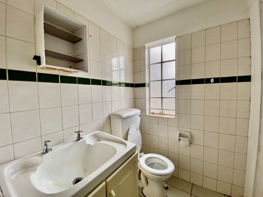 To Let Commercial Property for Rent in Hennopspark Industrial Gauteng
