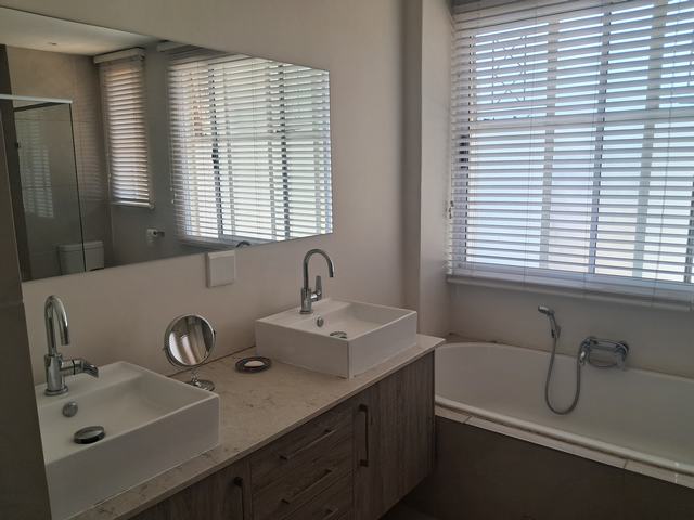  Bedroom Property for Sale in Illovo Gauteng