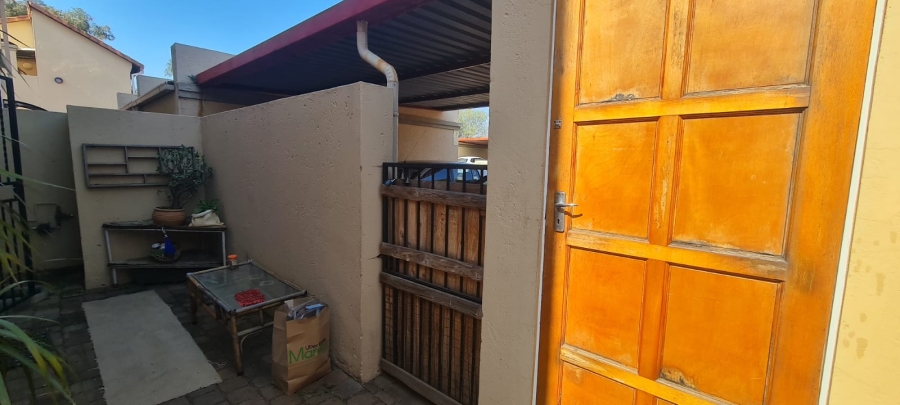 2 Bedroom Property for Sale in Willow Park Manor Gauteng