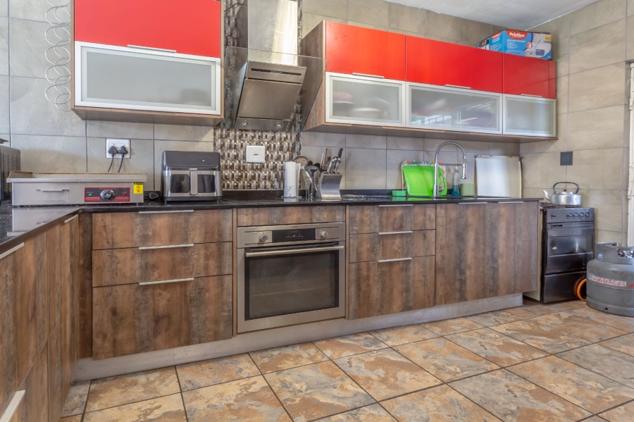 4 Bedroom Property for Sale in Fontainebleau Gauteng
