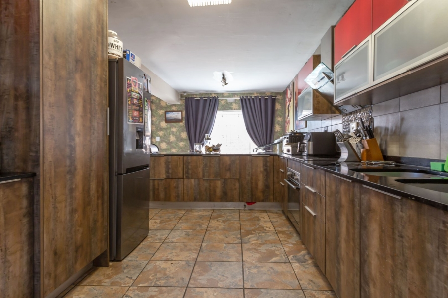 4 Bedroom Property for Sale in Fontainebleau Gauteng
