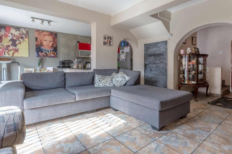 4 Bedroom Property for Sale in Fontainebleau Gauteng
