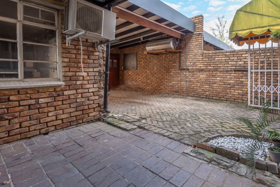 4 Bedroom Property for Sale in Fontainebleau Gauteng