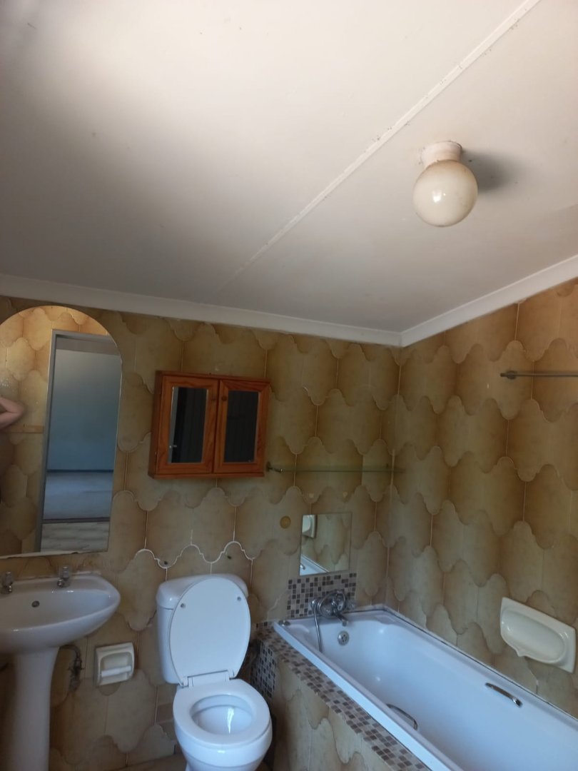  Bedroom Property for Sale in Mountain View Gauteng
