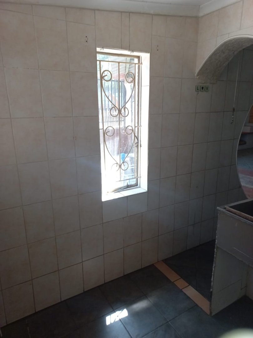  Bedroom Property for Sale in Mountain View Gauteng