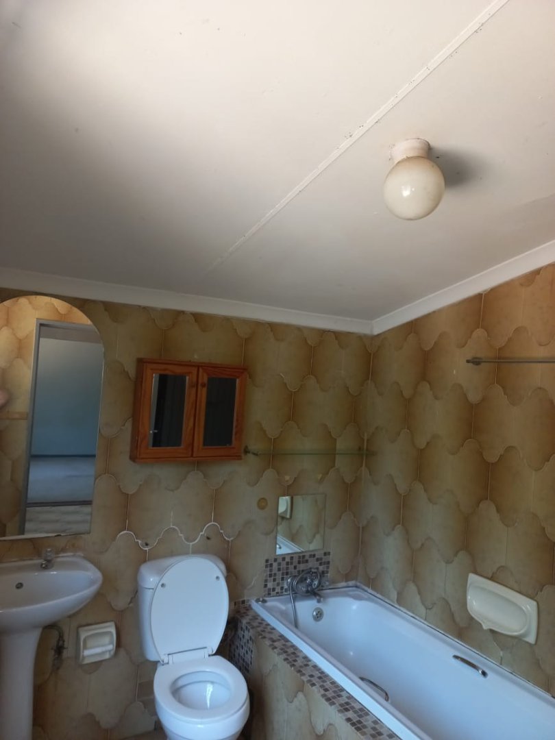  Bedroom Property for Sale in Mountain View Gauteng