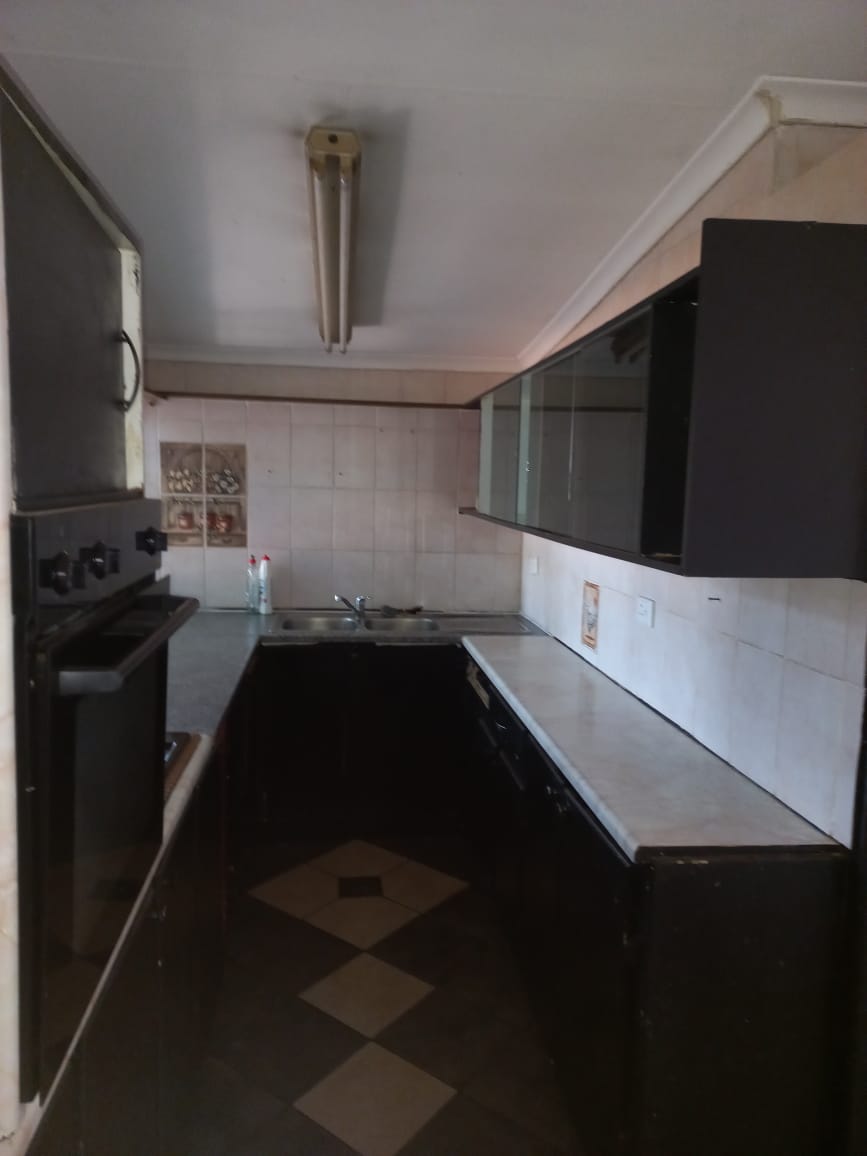 3 Bedroom Property for Sale in Mountain View Gauteng