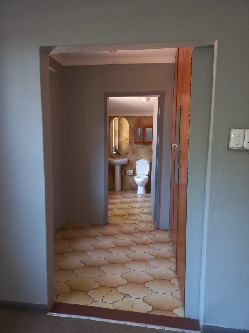 3 Bedroom Property for Sale in Mountain View Gauteng