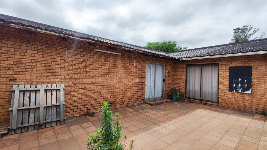 4 Bedroom Property for Sale in New State Areas Gauteng
