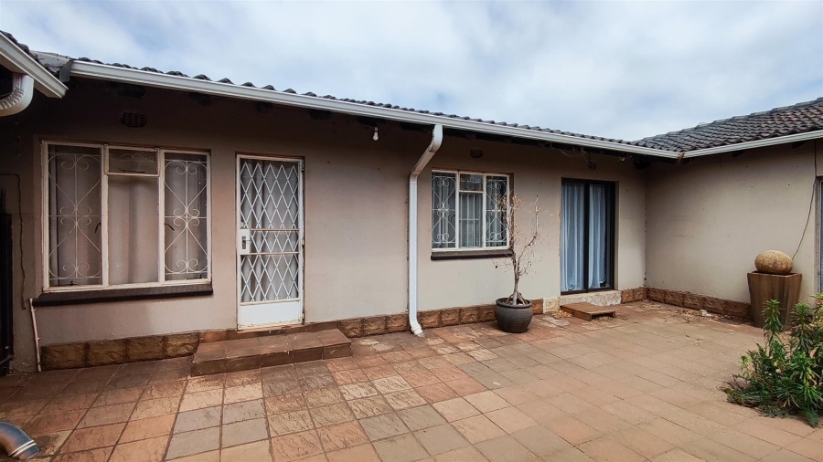 4 Bedroom Property for Sale in New State Areas Gauteng