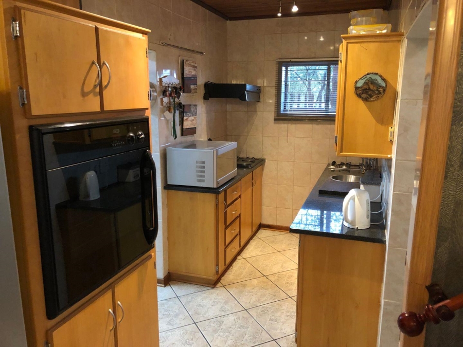 5 Bedroom Property for Sale in Vaaloewer Gauteng