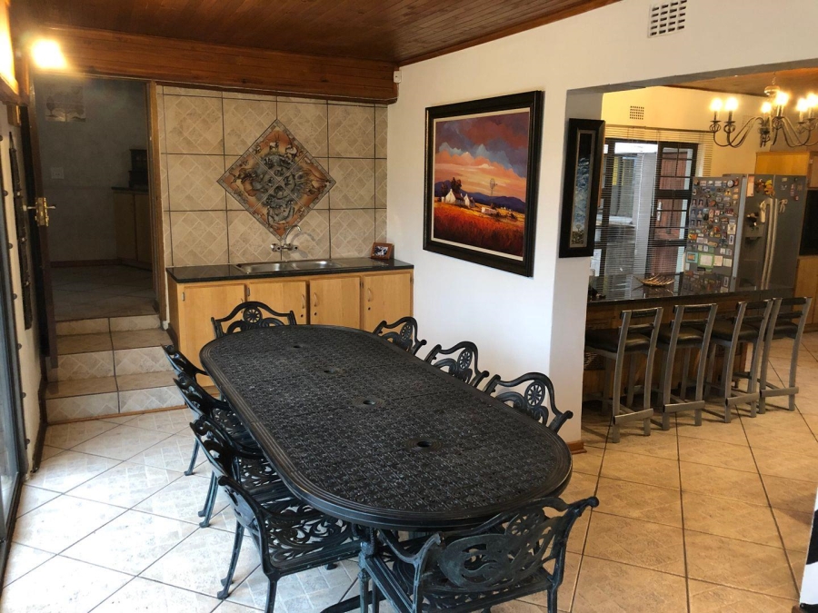 5 Bedroom Property for Sale in Vaaloewer Gauteng