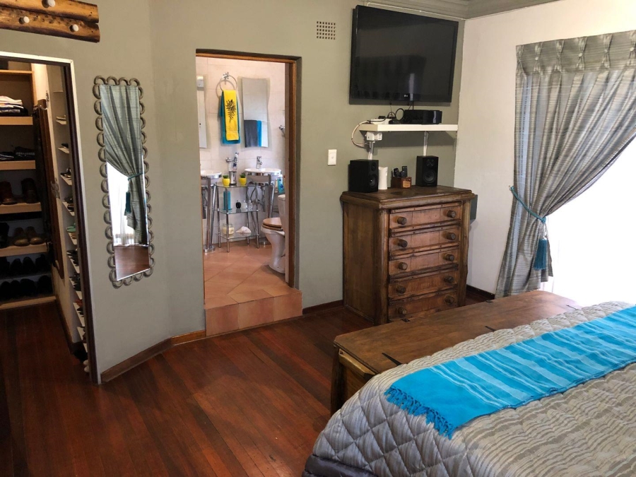 5 Bedroom Property for Sale in Vaaloewer Gauteng