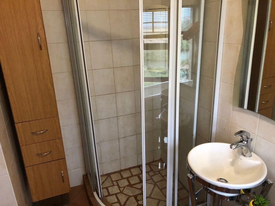 5 Bedroom Property for Sale in Vaaloewer Gauteng