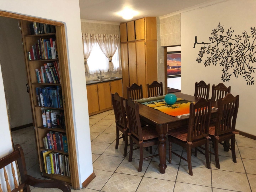 5 Bedroom Property for Sale in Vaaloewer Gauteng