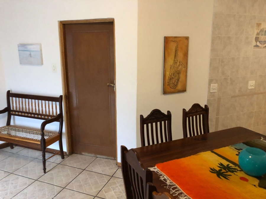 5 Bedroom Property for Sale in Vaaloewer Gauteng