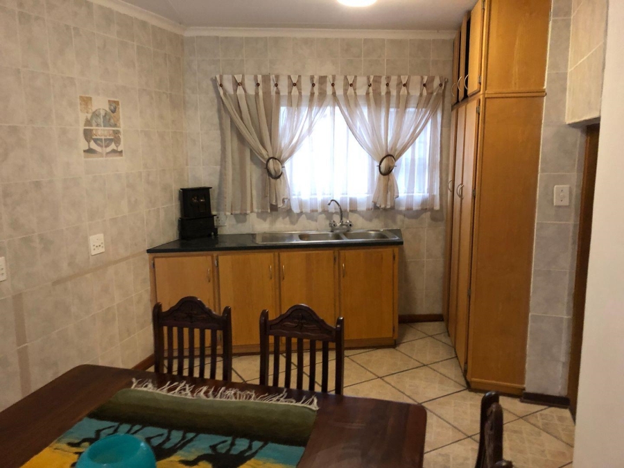 5 Bedroom Property for Sale in Vaaloewer Gauteng