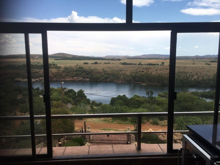 5 Bedroom Property for Sale in Vaaloewer Gauteng