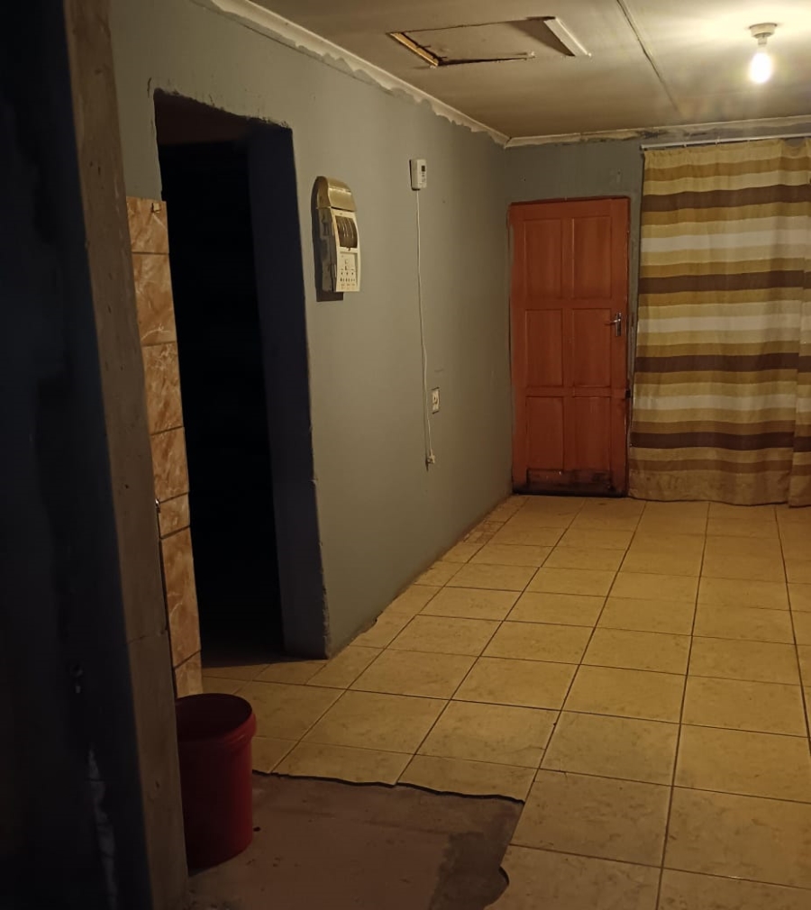 2 Bedroom Property for Sale in Lufhereng Gauteng