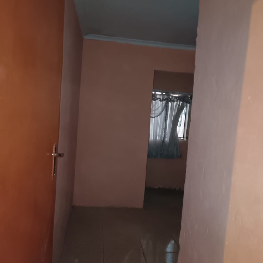 2 Bedroom Property for Sale in Lufhereng Gauteng