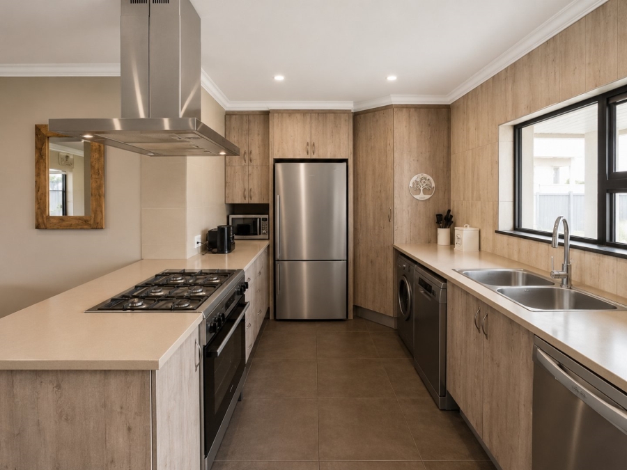 4 Bedroom Property for Sale in Buurendal Gauteng