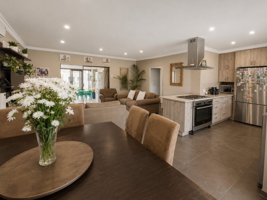 4 Bedroom Property for Sale in Buurendal Gauteng