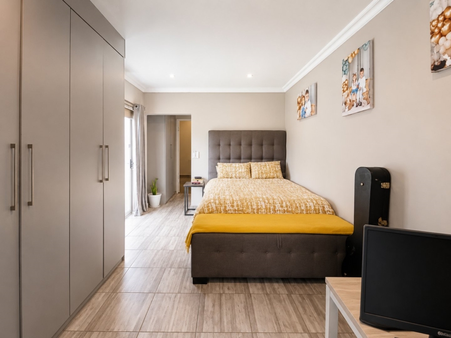 4 Bedroom Property for Sale in Buurendal Gauteng