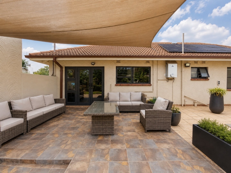 4 Bedroom Property for Sale in Buurendal Gauteng