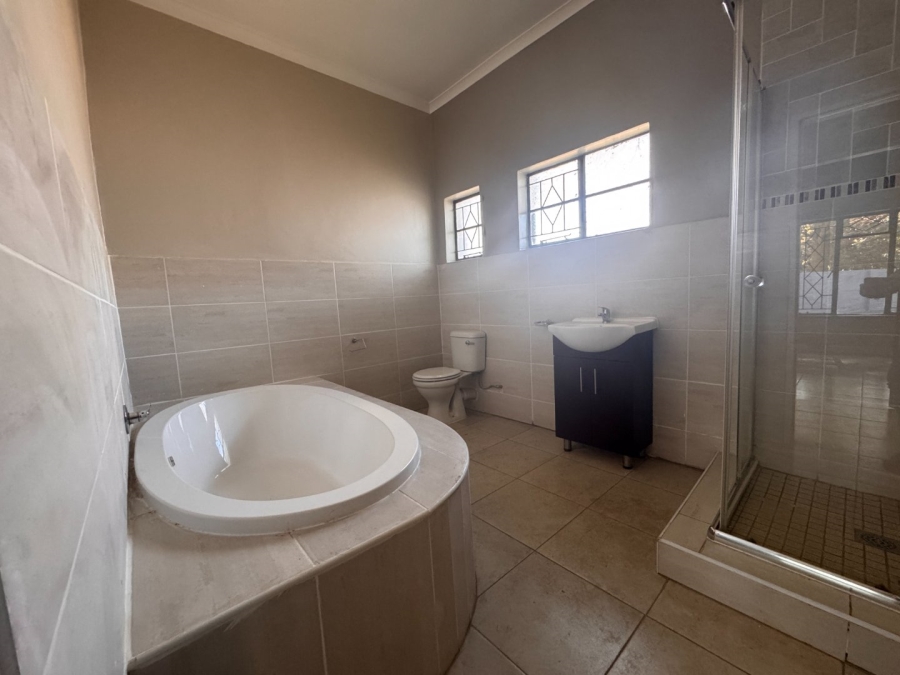 5 Bedroom Property for Sale in Three Rivers Gauteng