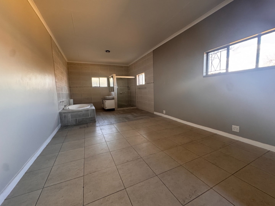 5 Bedroom Property for Sale in Three Rivers Gauteng