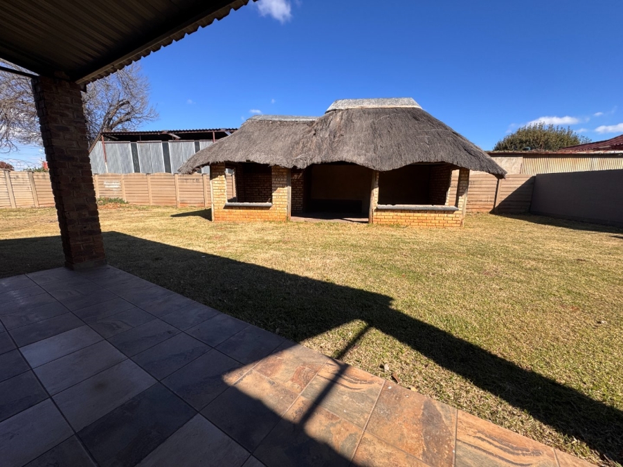 5 Bedroom Property for Sale in Three Rivers Gauteng