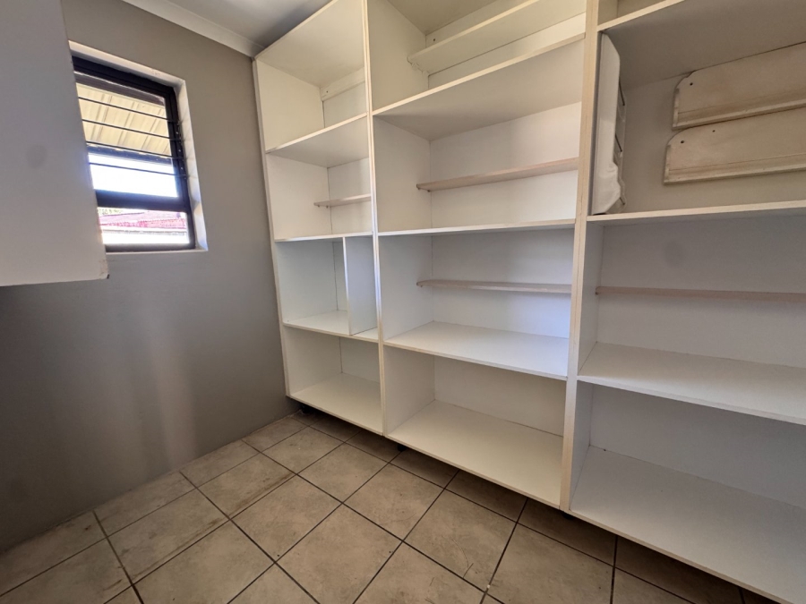 5 Bedroom Property for Sale in Three Rivers Gauteng