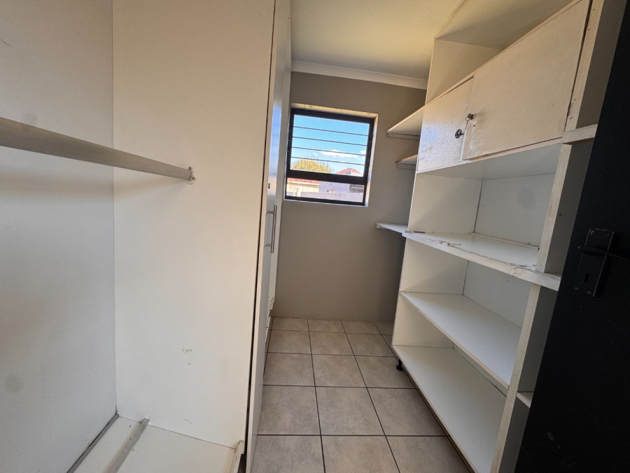 5 Bedroom Property for Sale in Three Rivers Gauteng
