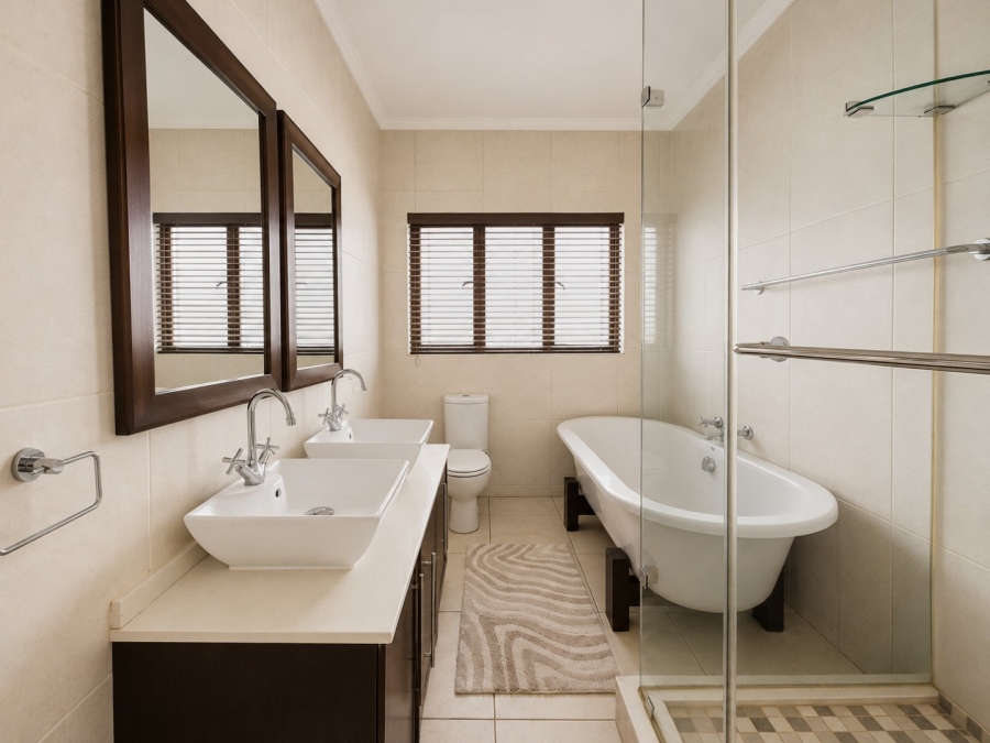 3 Bedroom Property for Sale in Greenstone Hill Gauteng