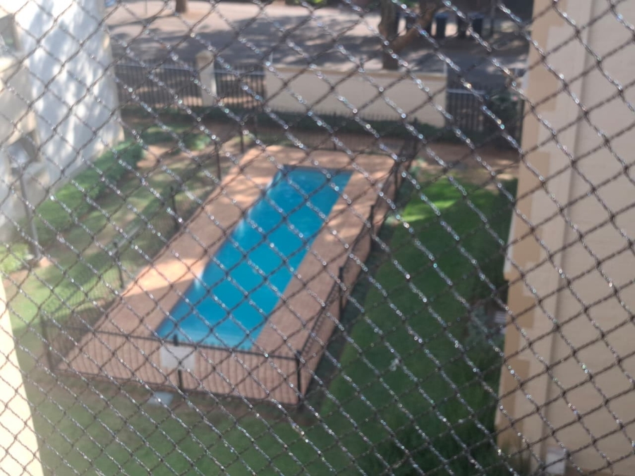 To Let 2 Bedroom Property for Rent in Nieuw Muckleneuk Gauteng