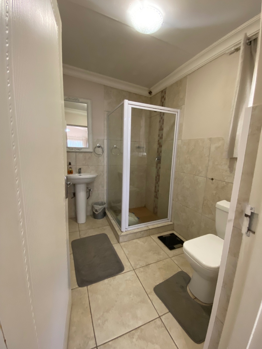  Bedroom Property for Sale in Selection Park Gauteng