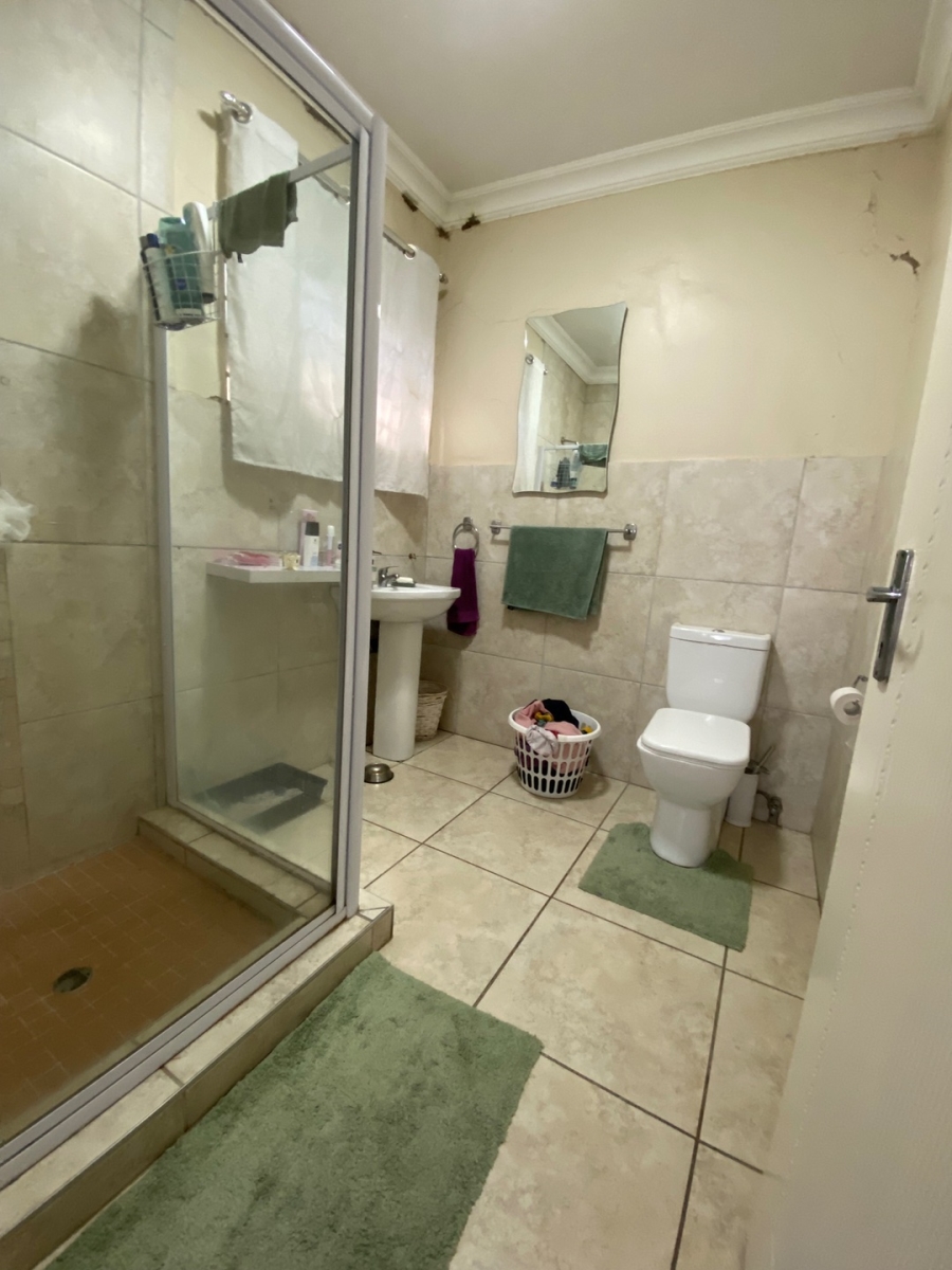  Bedroom Property for Sale in Selection Park Gauteng