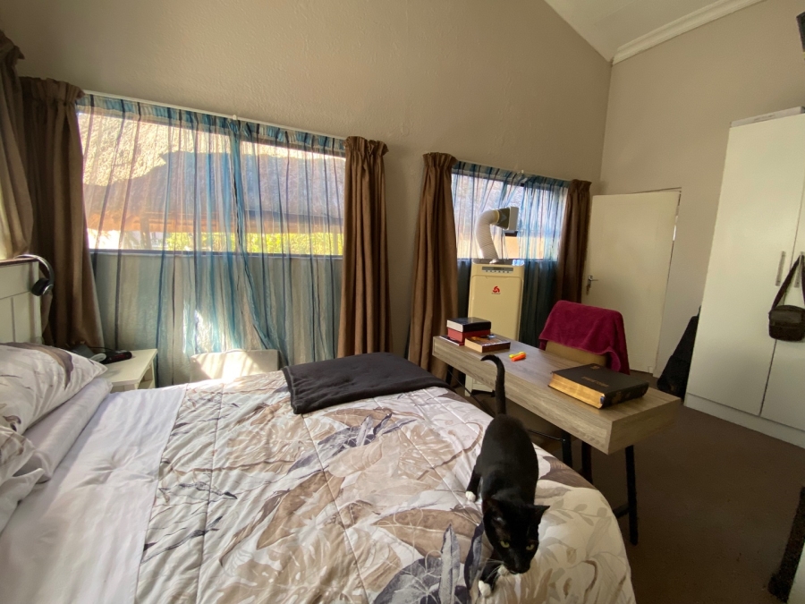 Bedroom Property for Sale in Selection Park Gauteng