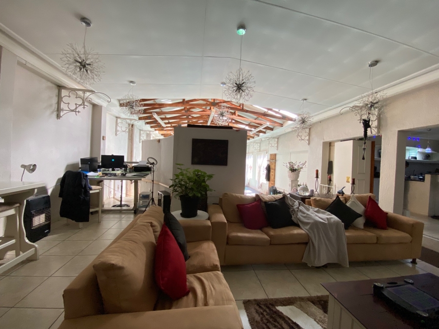  Bedroom Property for Sale in Selection Park Gauteng