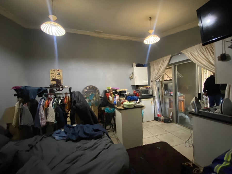  Bedroom Property for Sale in Selection Park Gauteng